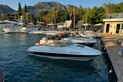 2005 Bayliner 2025 LS - Cuddy V8, 5.0L
