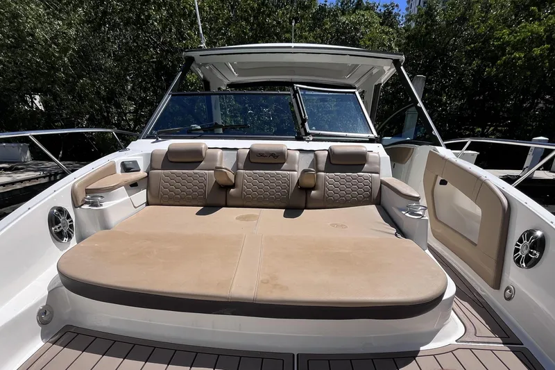 Blu Yacht Photos Pics 2020 Sea Ray Sundancer 320 Outboard with spacious seating and modern design.