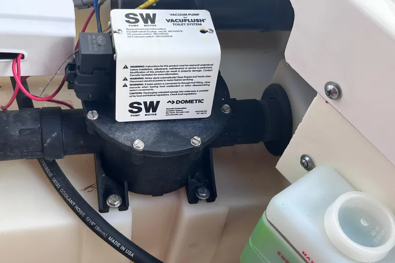 Blu Yacht Photos Pics Vacuflush toilet system in 2020 Sea Ray Sundancer 320 Outboard boat.