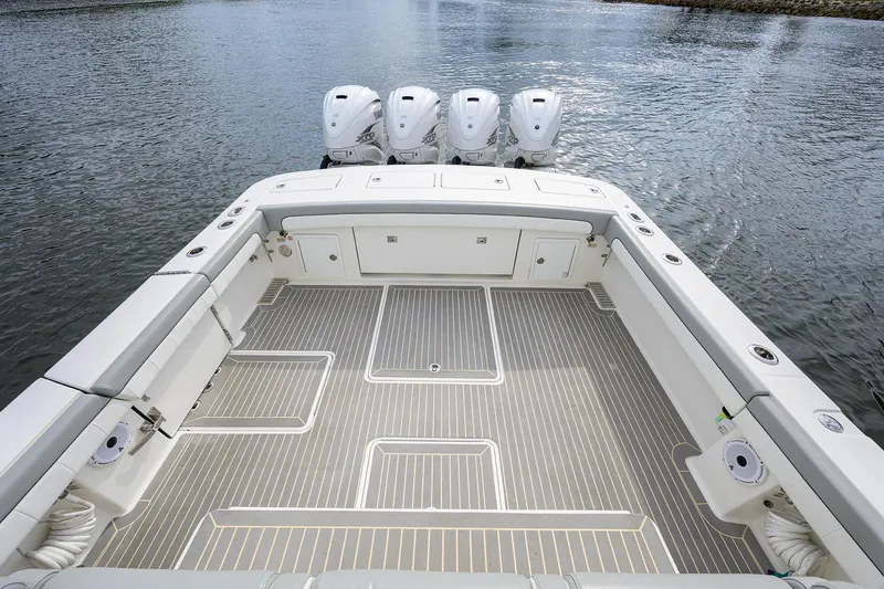 Revelry Yacht Photos Pics 41 Regulator REVELRY - Cockpit