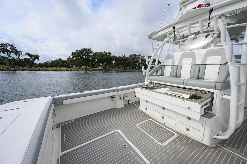 Revelry Yacht Photos Pics 41 Regulator REVELRY - Cockpit with Seating and Storage