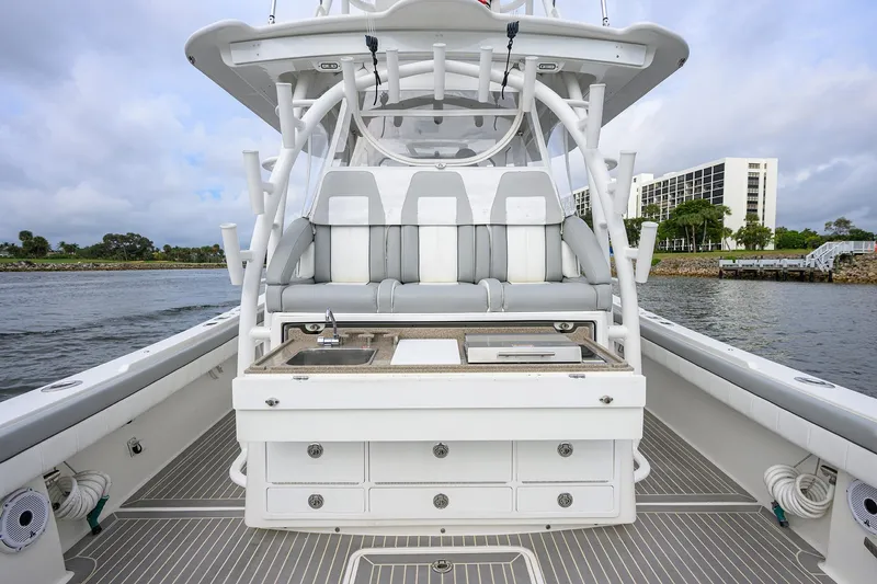 Revelry Yacht Photos Pics 41 Regulator REVELRY - Cockpit with Seating and Storage