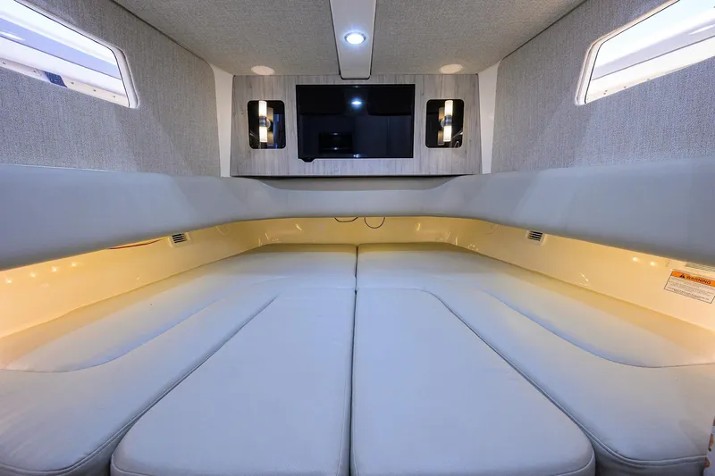 Revelry Yacht Photos Pics 41 Regulator REVELRY - Cabin Berth