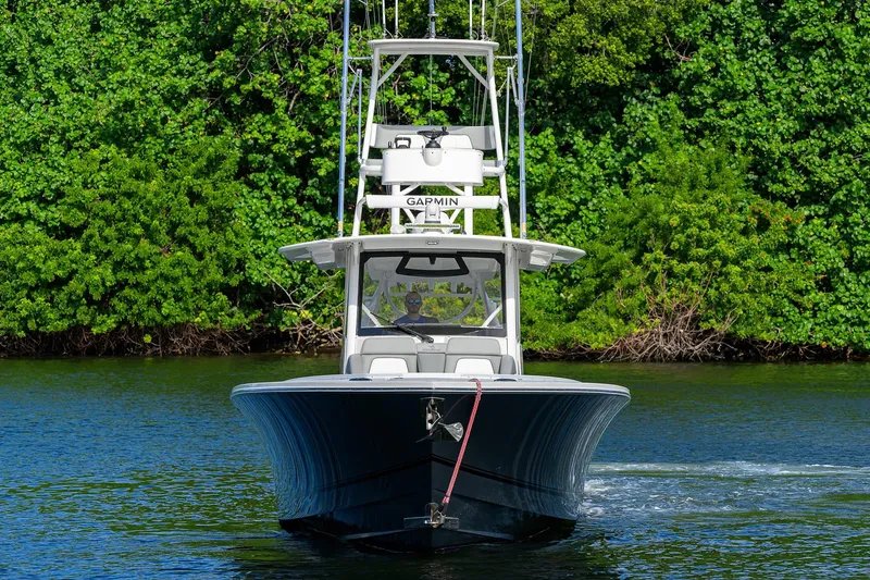 Revelry Yacht Photos Pics 41 Regulator REVELRY - Bow Profile