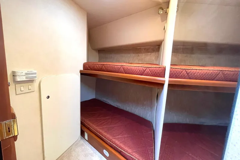 Hobe Yacht Photos Pics GUEST STATEROOM W/OVER/UNDER BUNKS