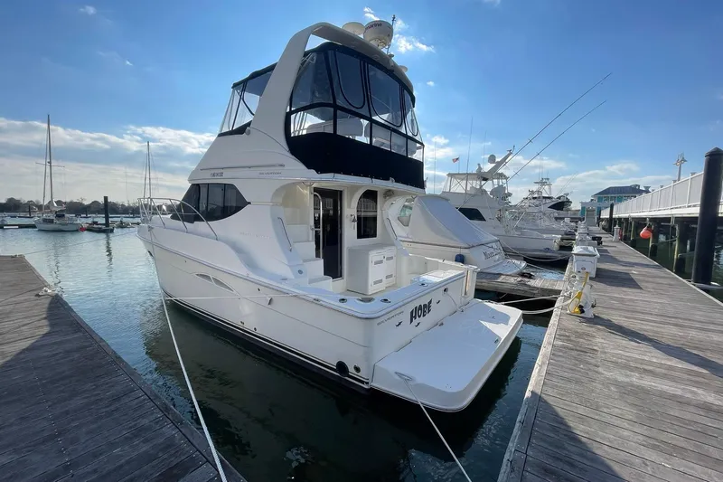 Hobe Yacht Photos Pics DOCKSIDE PROFILE