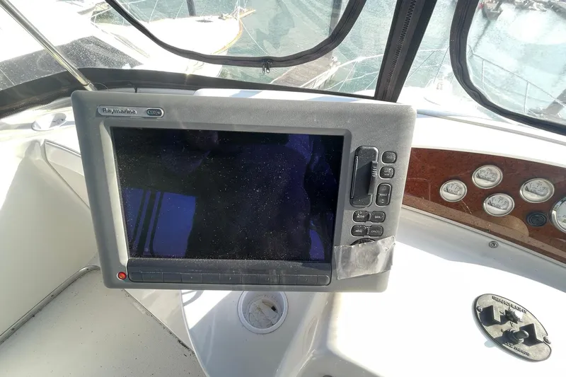 Hobe Yacht Photos Pics RAYMARINE CHARTPLOTTER & RADAR COMBO