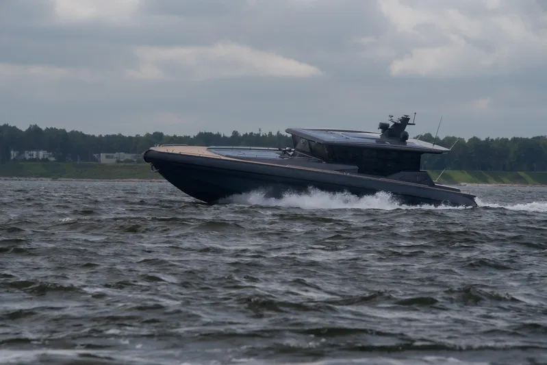 Explorer 1 Yacht Photos Pics 