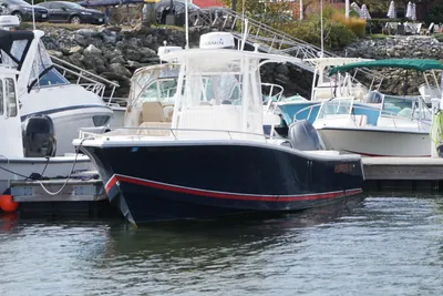 Regulator 24 Forward Seating