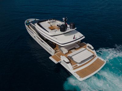 Yacht