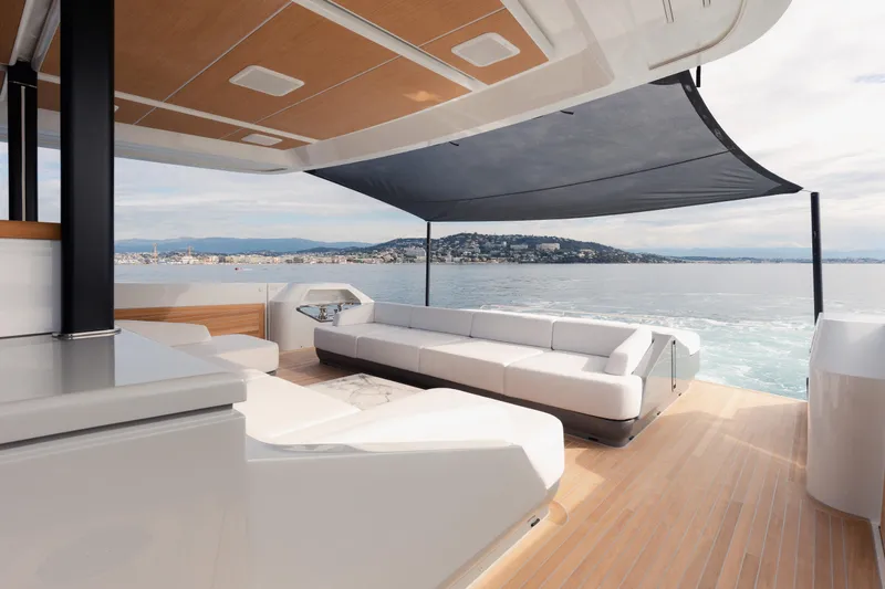 Mini K2 Yacht Photos Pics 