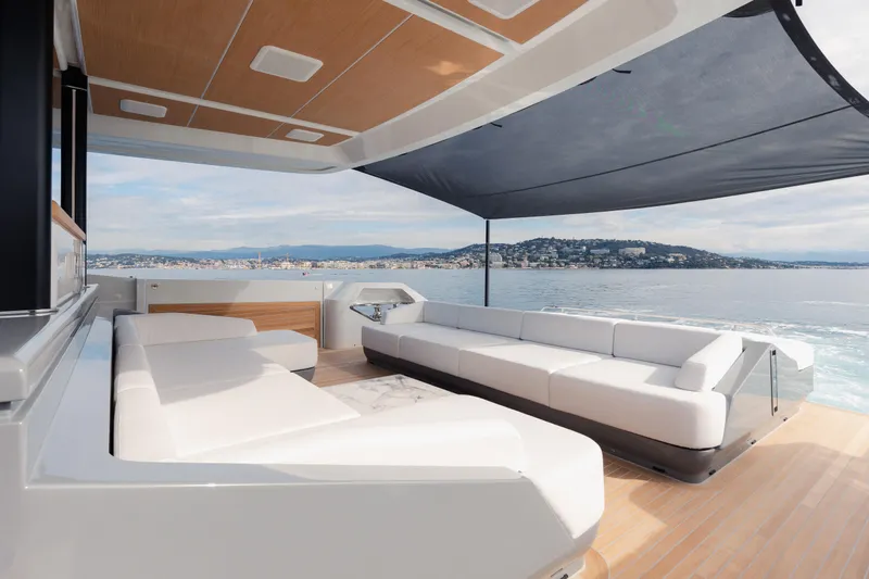 Mini K2 Yacht Photos Pics 