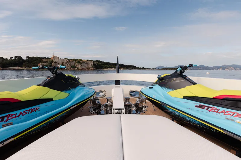 Mini K2 Yacht Photos Pics 