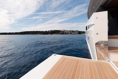Yacht