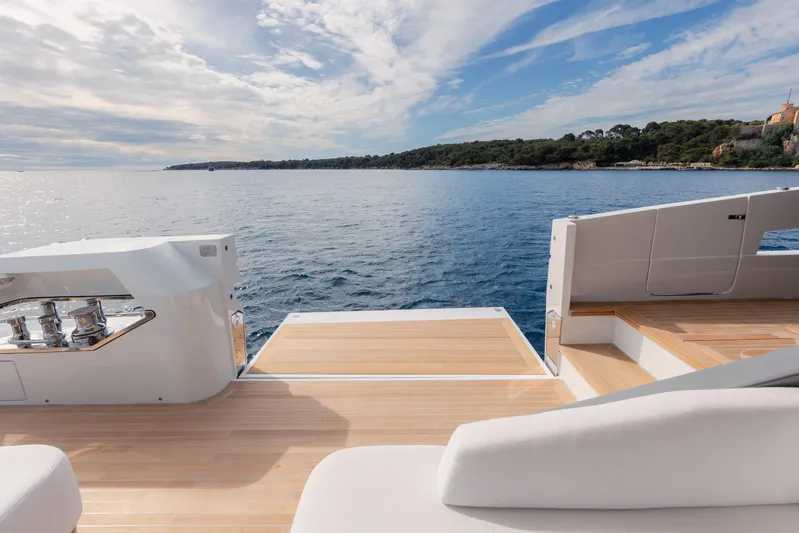 Mini K2 Yacht Photos Pics 