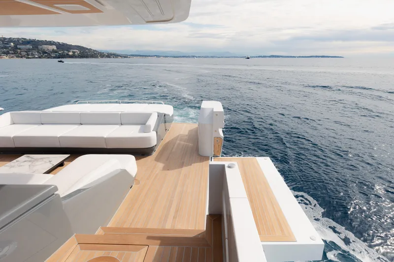 Mini K2 Yacht Photos Pics 