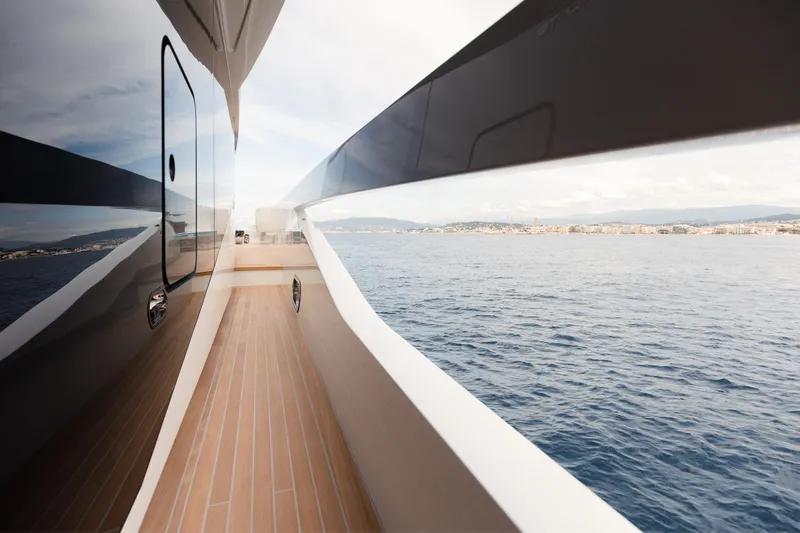 Mini K2 Yacht Photos Pics 