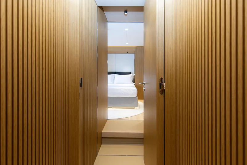 Mini K2 Yacht Photos Pics 