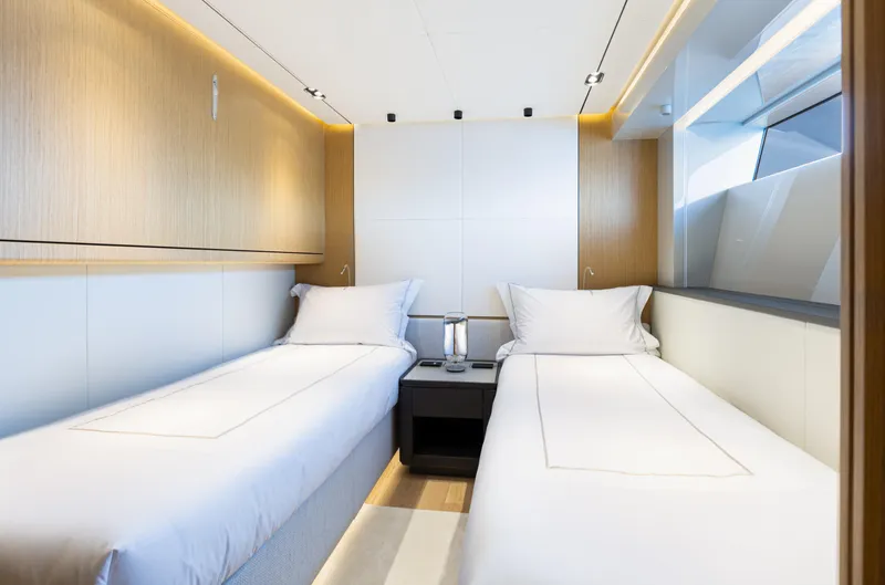 Mini K2 Yacht Photos Pics 