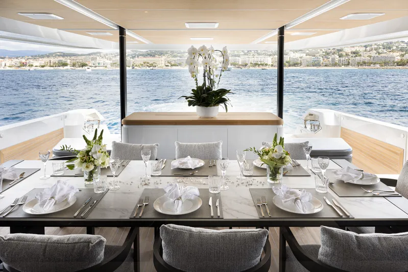 Mini K2 Yacht Photos Pics 