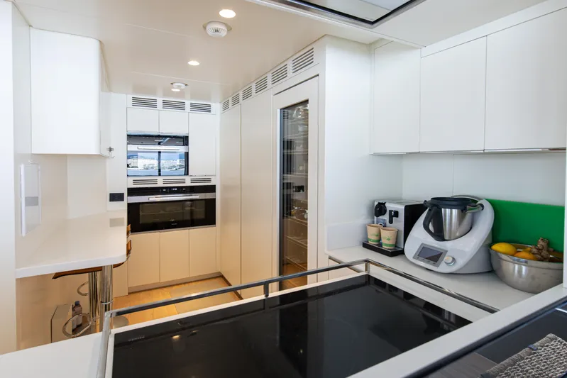 Mini K2 Yacht Photos Pics 