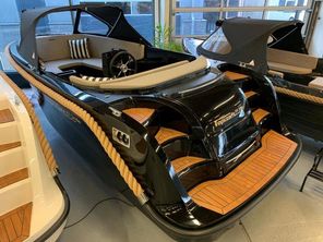 2023 Topcraft 565 tender