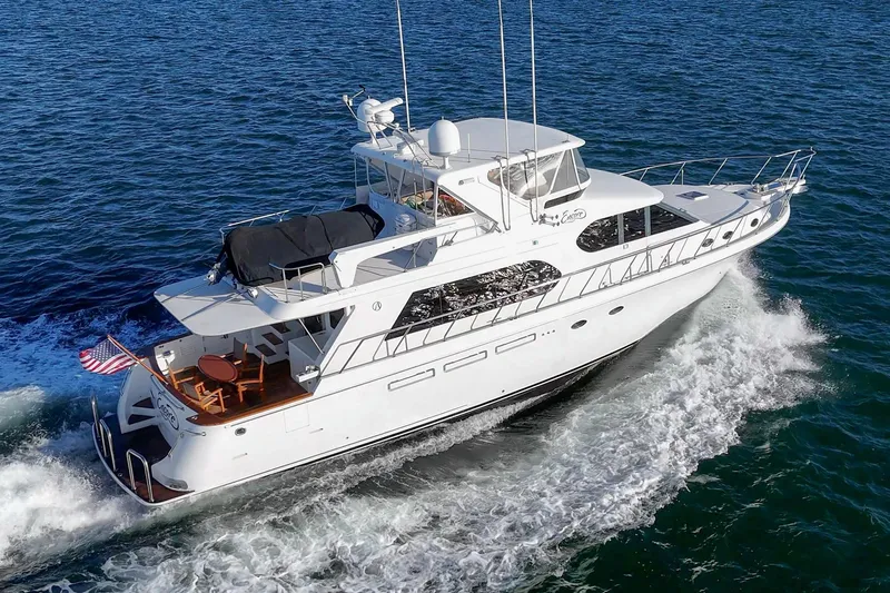 Encore Yacht Photos Pics 2006 Ocean Alexander 64 Pilothouse yacht cruising on open water.