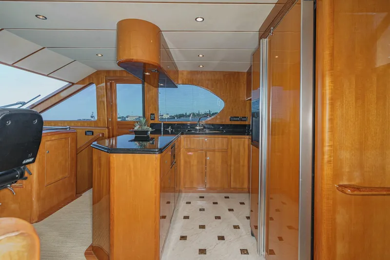 Encore Yacht Photos Pics Luxurious 2006 Ocean Alexander 64 Pilothouse yacht interior with modern kitchen design.