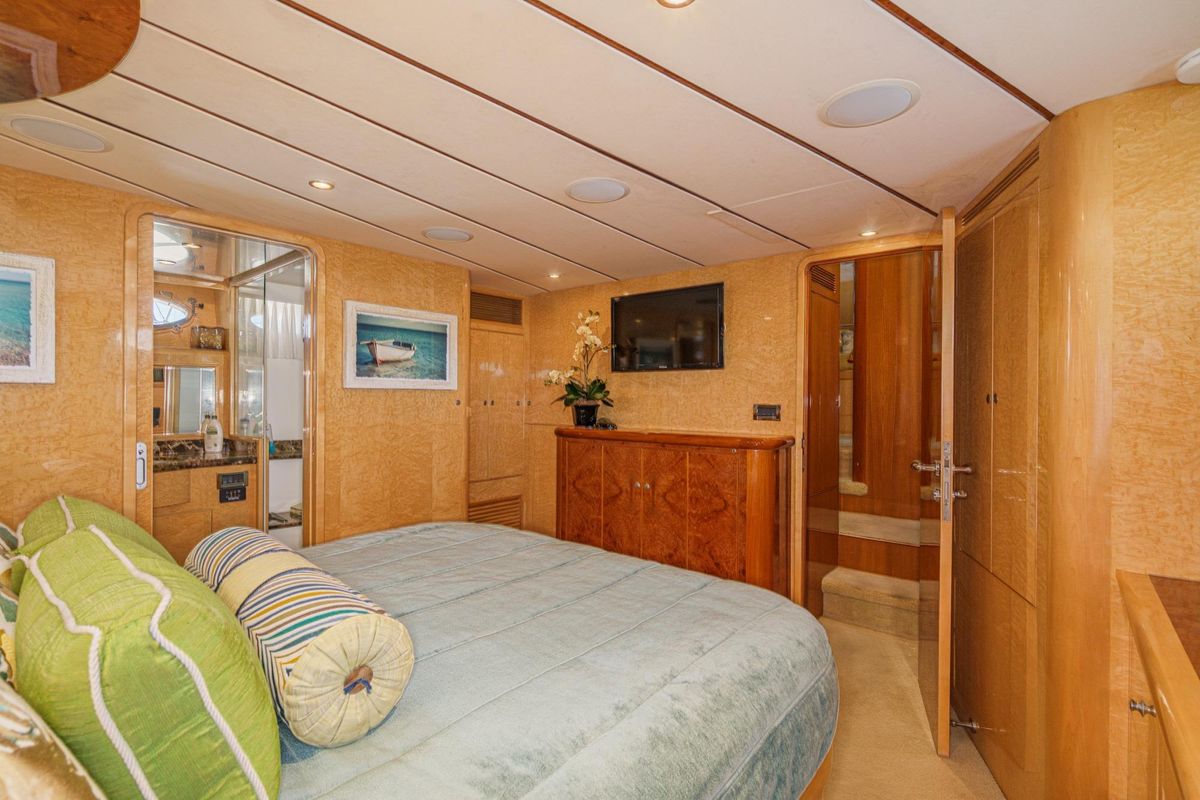 2006 Ocean Alexander 64 