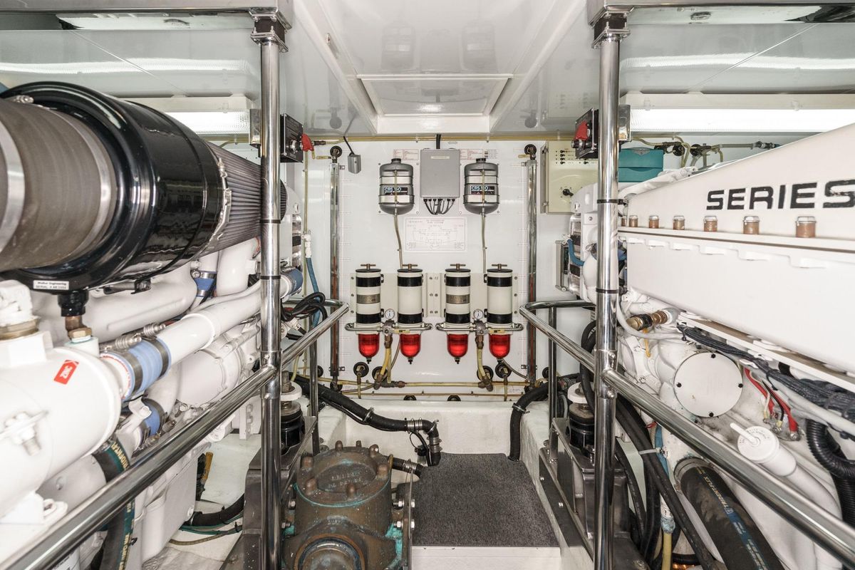 2006 Ocean Alexander 64 