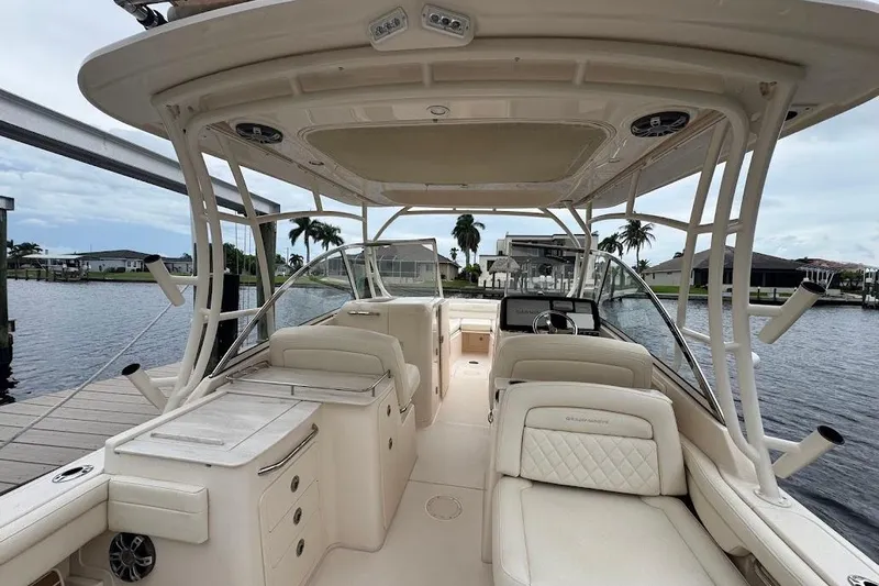  Yacht Photos Pics 2020 Grady-White Freedom 285 boat interior, featuring spacious seating and modern amenities.