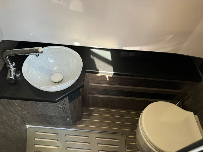  Yacht Photos Pics Modern bathroom in 2025 Ranieri CAYMAN 38.0 EXECUTIVE boat with sink and toilet.