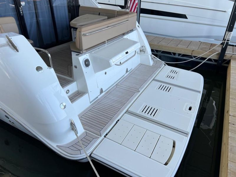 2016 Sea Ray 400 Sundancer