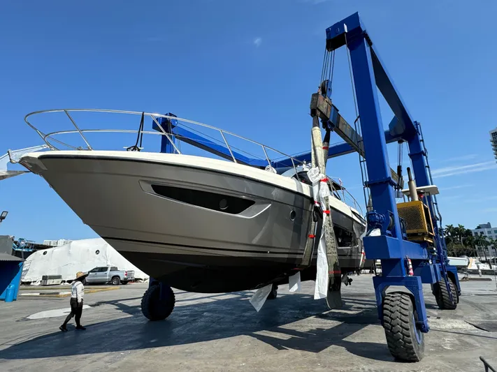 Amore Yacht Photos Pics 