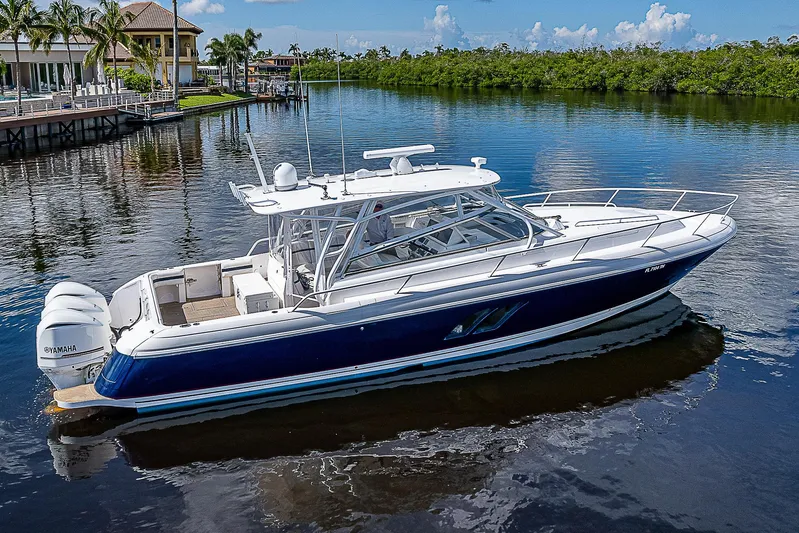 Amiracle Yacht Photos Pics 