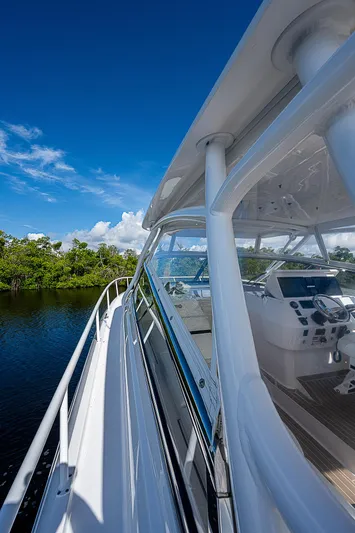 Amiracle Yacht Photos Pics 