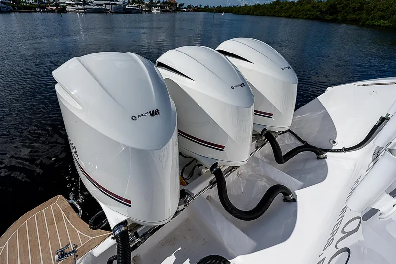 Amiracle Yacht Photos Pics 