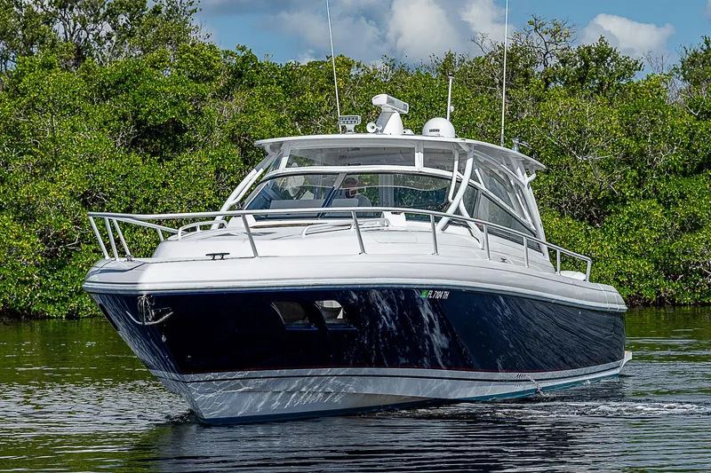 Amiracle Yacht Photos Pics 