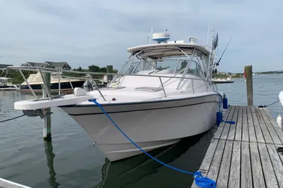 Grady-White 330 Express