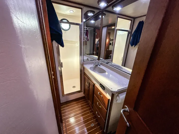 Liberty Call Yacht Photos Pics Head