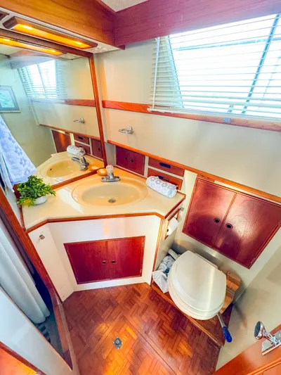 4796tw Yacht Photos Pics Elegant 1988 Grand Banks 42 Classic yacht bathroom with wood accents and modern fixtures.