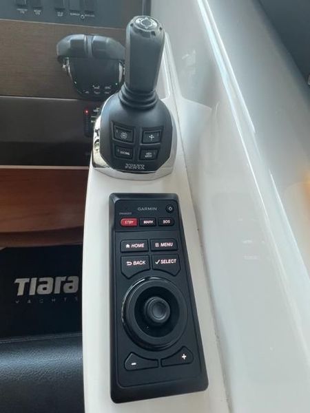 2016 Tiara Yachts C39