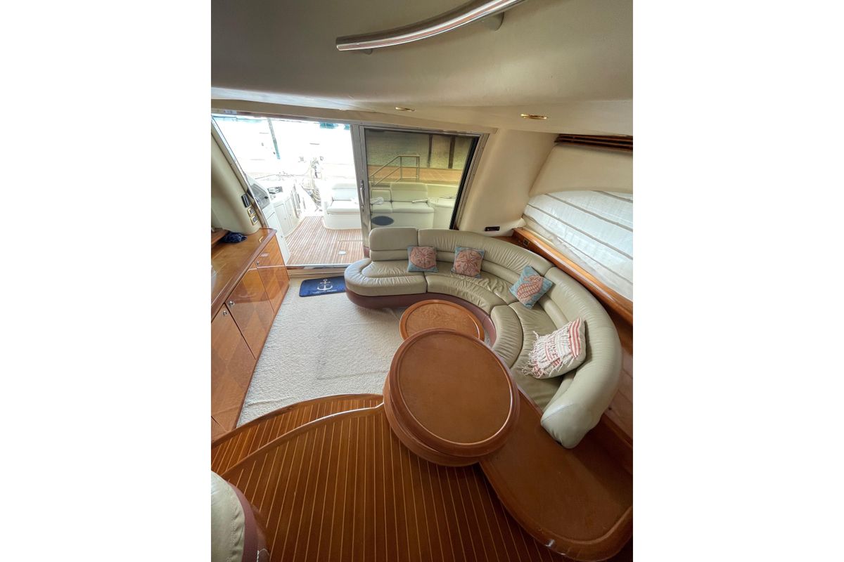 2005 Azimut 55 