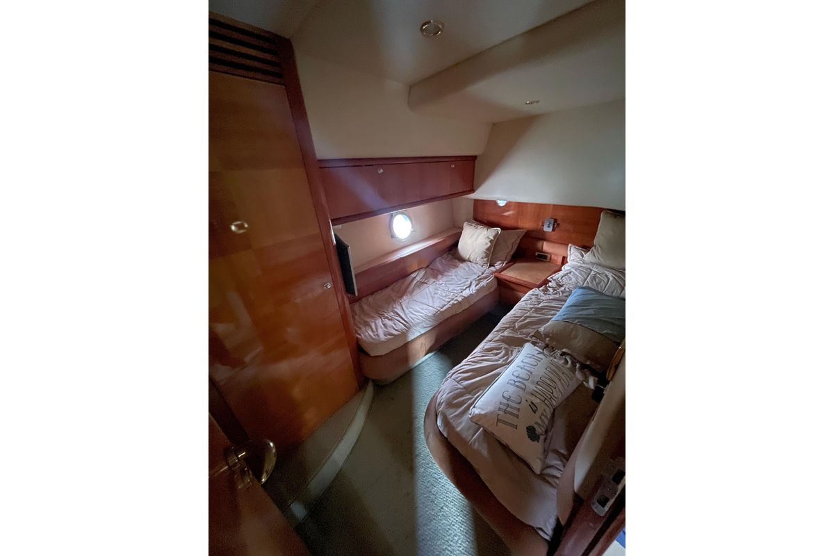 2005 Azimut 55 