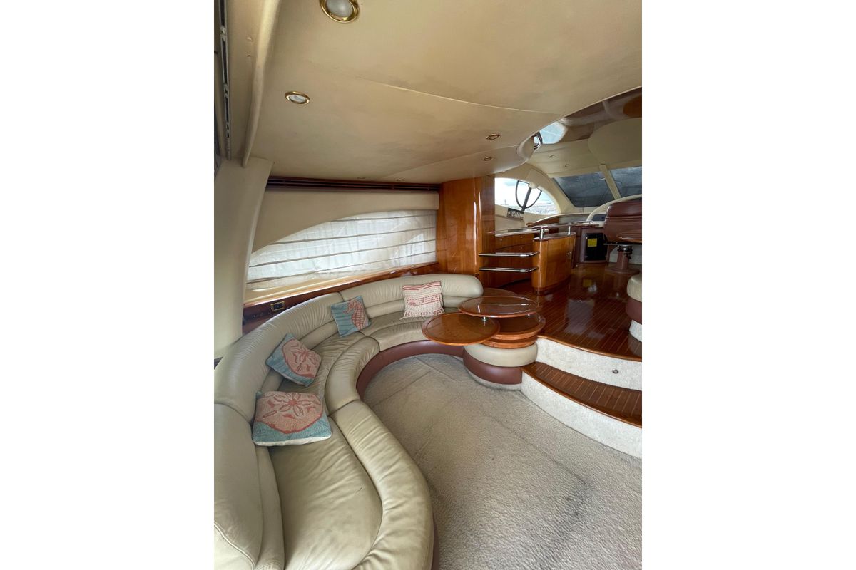 2005 Azimut 55 