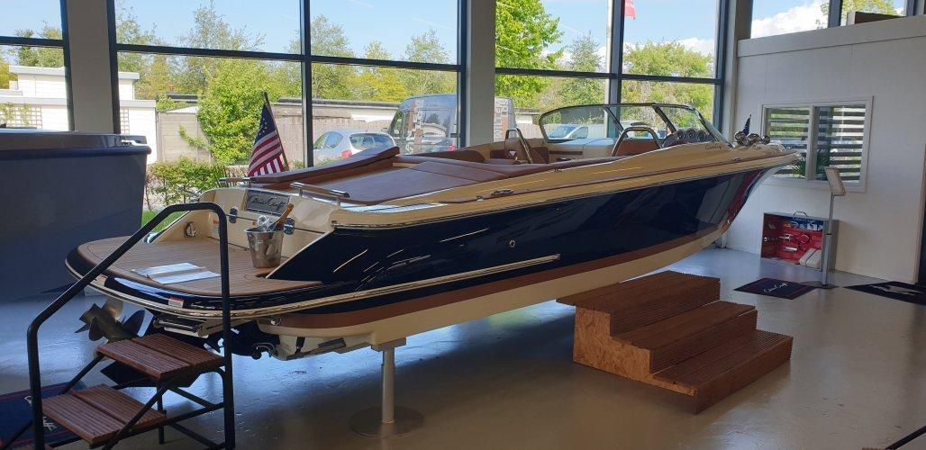 2023 Chris-Craft 27 launch