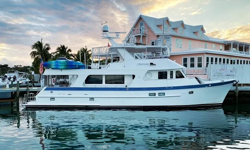 Suertudo Yacht Photos Pics 