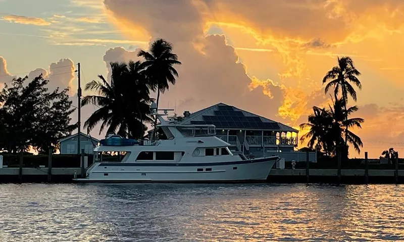 Suertudo Yacht Photos Pics 