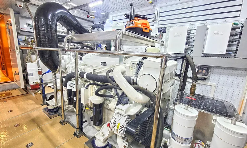 Suertudo Yacht Photos Pics 