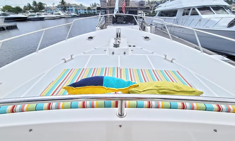 Suertudo Yacht Photos Pics 